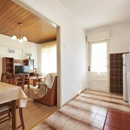 13102a Apartment